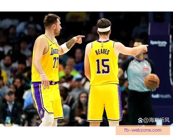 湖人对阵独行侠东契奇里夫斯斯马特缺阵 范德彪出战成疑